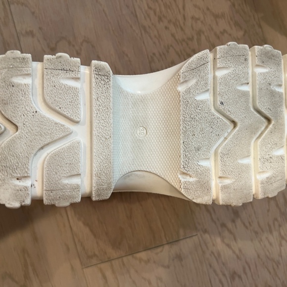 MSGM White Tractor Trek Sneakers - Picture 8 of 9